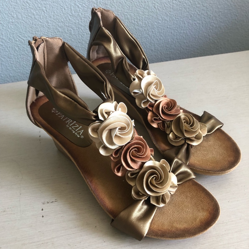 Pretty gold metallic wedges